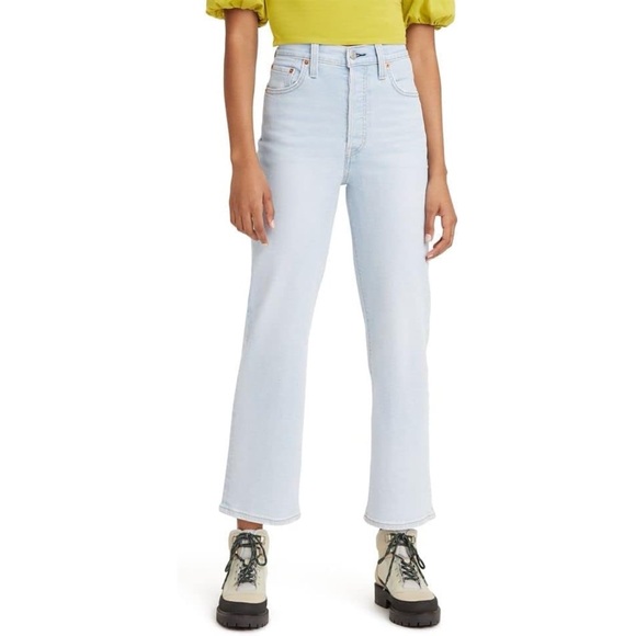 Levi's Women's Ribcage Straight Ankle Jeans - Picture 4 of 16